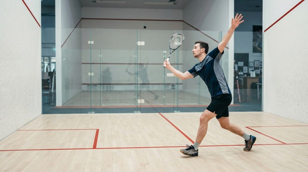 5 Common Squash Serve Mistakes and How to Fix Them
